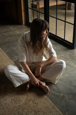 Load image into Gallery viewer, Off White Linen Trousers
