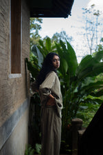 Load image into Gallery viewer, Green Linen Trousers
