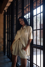 Load image into Gallery viewer, Off White Linen Shorts
