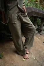 Load image into Gallery viewer, Green Linen Trousers
