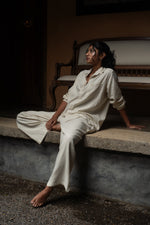 Load image into Gallery viewer, Off White Linen Long Sleeve Shirt
