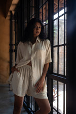 Load image into Gallery viewer, Off White Linen Beach Shirt
